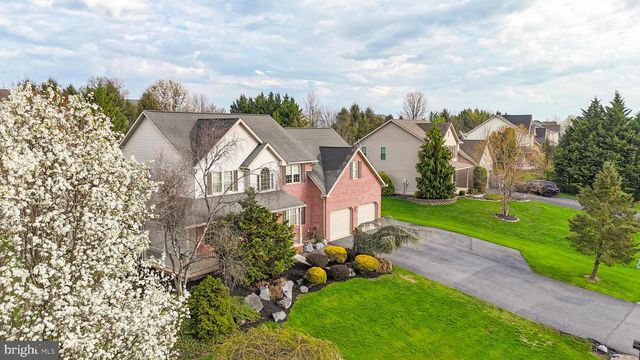 1831 BELL AVE, Chambersburg, PA 17202