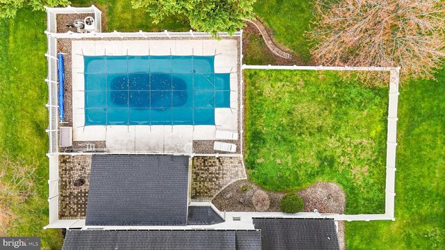 1831 BELL AVE, Chambersburg, PA 17202