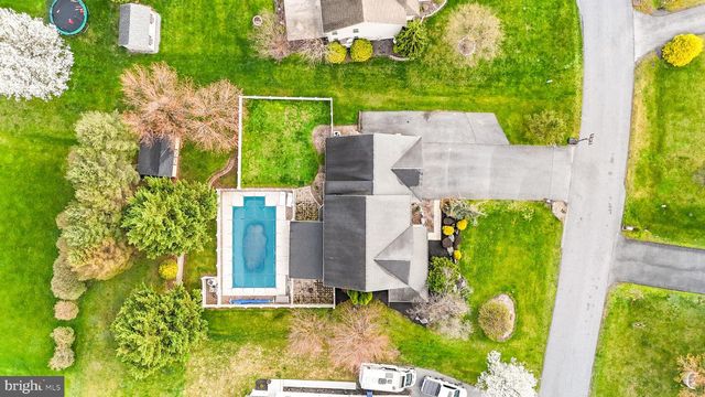 1831 BELL AVE, Chambersburg, PA 17202