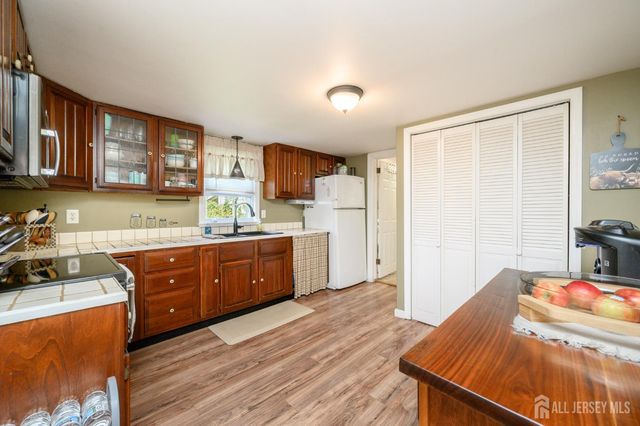1043 County Road 519, Frenchtown, NJ 08825