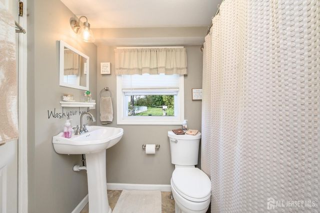 1043 County Road 519, Frenchtown, NJ 08825