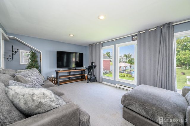 1043 County Road 519, Frenchtown, NJ 08825