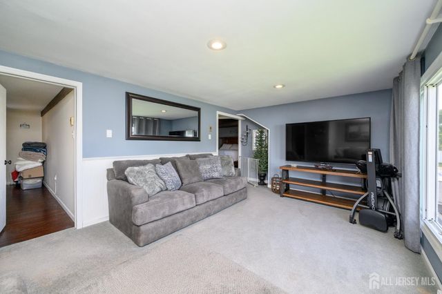 1043 County Road 519, Frenchtown, NJ 08825