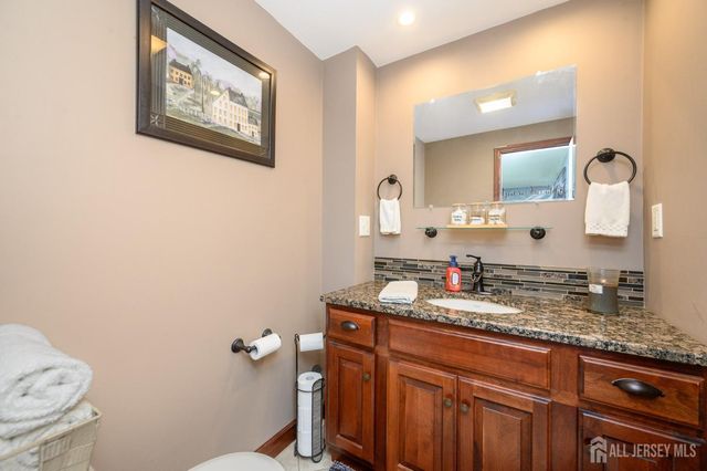 1043 County Road 519, Frenchtown, NJ 08825