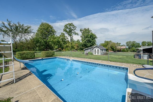 1043 County Road 519, Frenchtown, NJ 08825