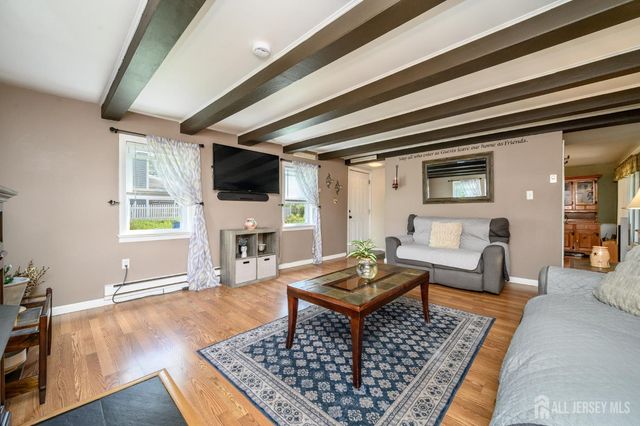 1043 County Road 519, Frenchtown, NJ 08825