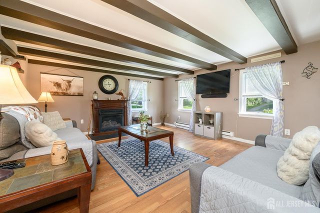 1043 County Road 519, Frenchtown, NJ 08825