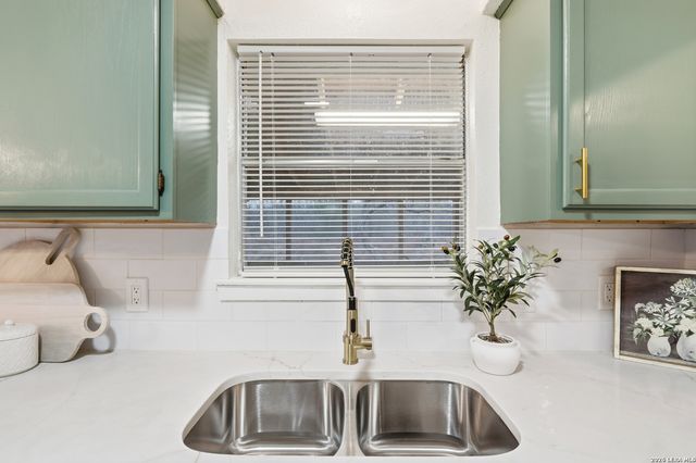 4706 Esterbrook, San Antonio, TX 78238