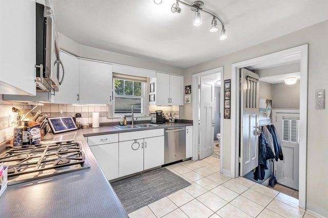 1109 PORLIER STREET, Green Bay, WI 54301