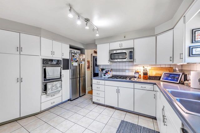 1109 PORLIER STREET, Green Bay, WI 54301