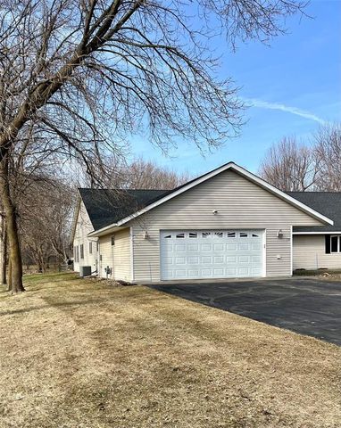 310 Willink Drive, Baldwin, WI 54002