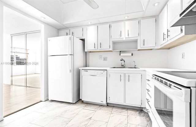 1000 Saint Charles Pl 613, Pembroke Pines, FL 33026