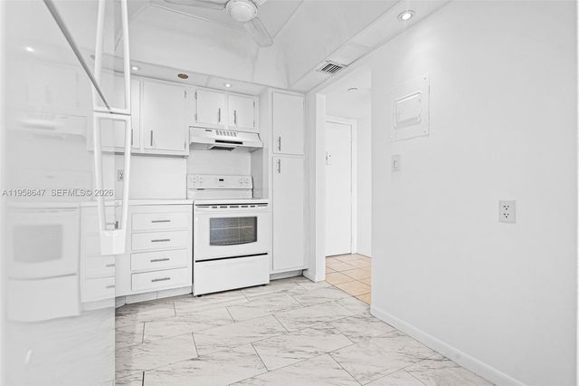 1000 Saint Charles Pl 613, Pembroke Pines, FL 33026