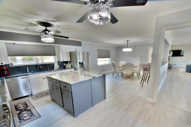 208 RIDGE POINT, Hot Springs, AR 71913