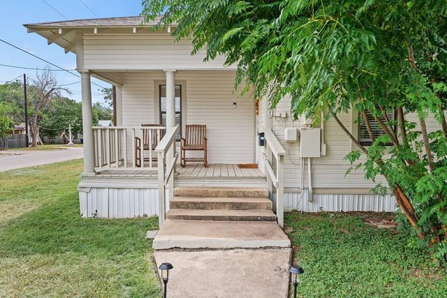 1229 Jefferson St, Kerrville, TX 78028