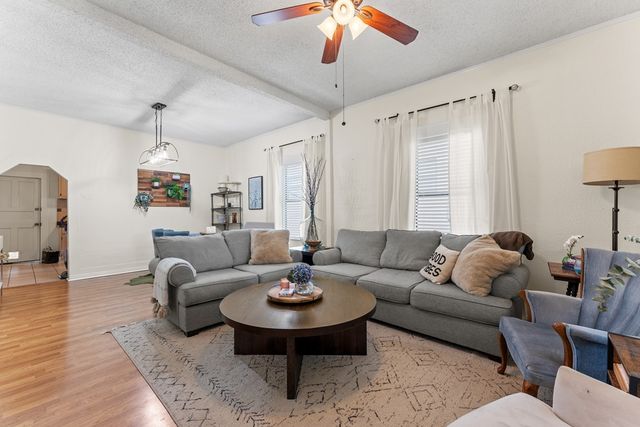 1229 Jefferson St, Kerrville, TX 78028