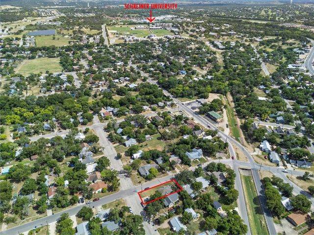 1229 Jefferson St, Kerrville, TX 78028