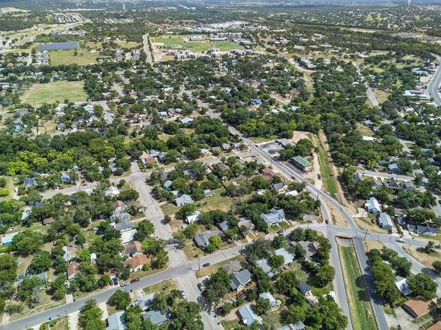 1229 Jefferson St, Kerrville, TX 78028
