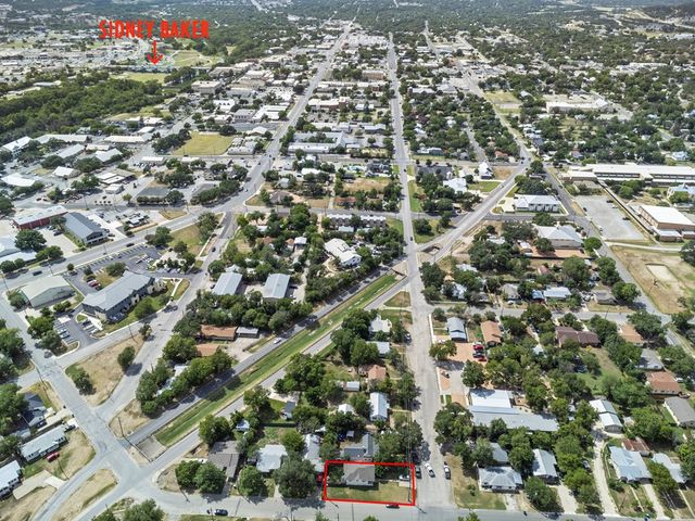 1229 Jefferson St, Kerrville, TX 78028