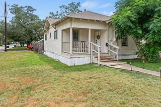 1229 Jefferson St, Kerrville, TX 78028