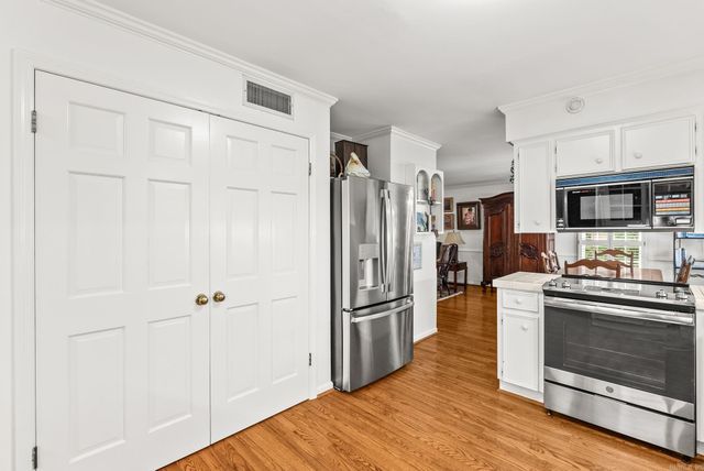 20 Foxhunt Trail, Little Rock, AR 72227