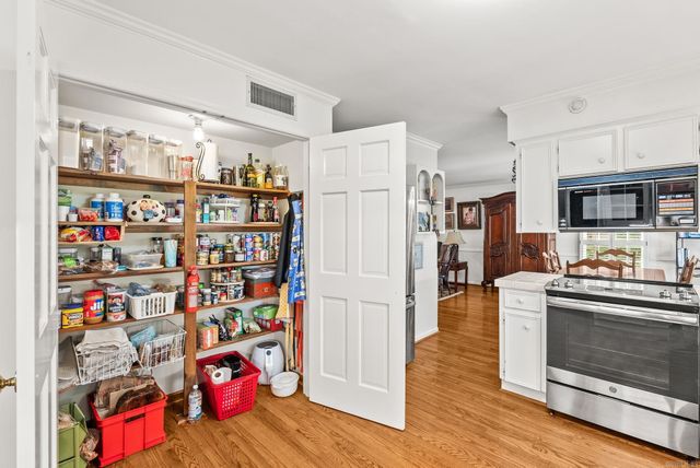 20 Foxhunt Trail, Little Rock, AR 72227