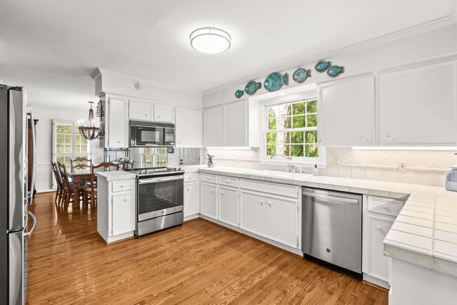 20 Foxhunt Trail, Little Rock, AR 72227