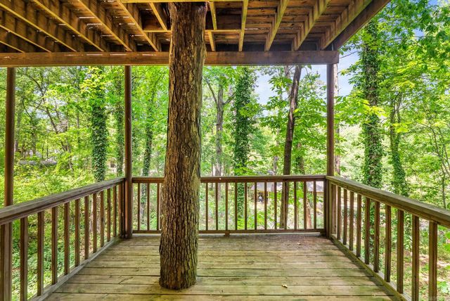 20 Foxhunt Trail, Little Rock, AR 72227