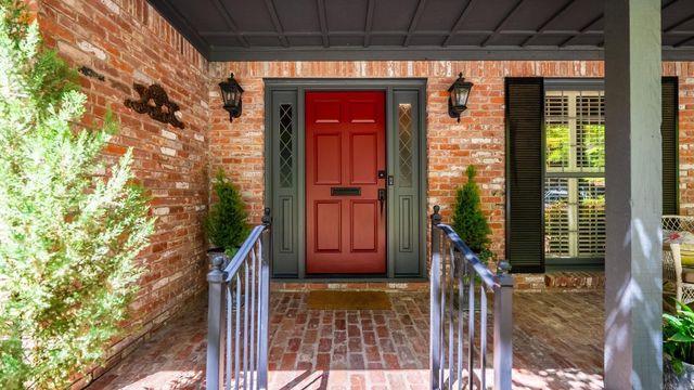 20 Foxhunt Trail, Little Rock, AR 72227