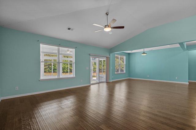 840 Lafayette Park Dr., Little River, SC 29566
