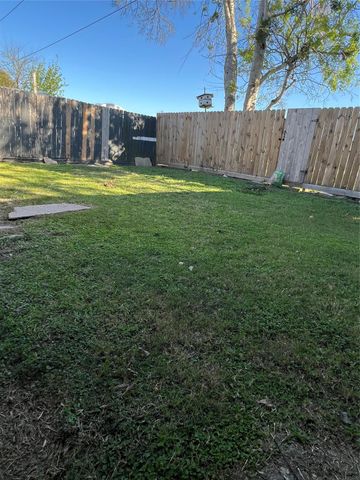 11307 Oakcenter Drive, Houston, TX 77072