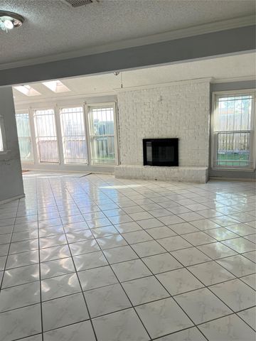 11307 Oakcenter Drive, Houston, TX 77072