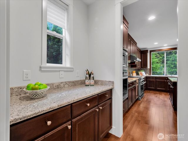 9758 242nd Way NE, Redmond, WA 98053