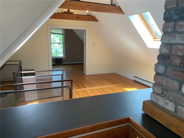 27 Young Street 2, Newport, RI 02840