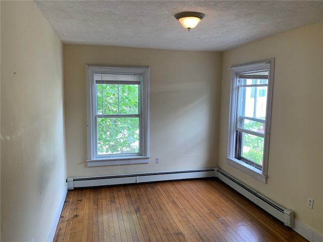 27 Young Street 2, Newport, RI 02840