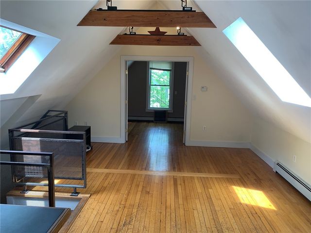 27 Young Street 2, Newport, RI 02840