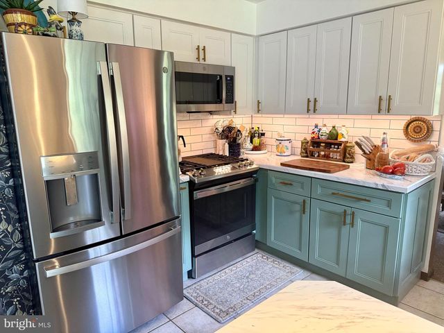 4026 ITALIA AVE, Vineland, NJ 08361