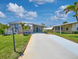 6977 SE Delegate Street, Hobe Sound, FL 33455