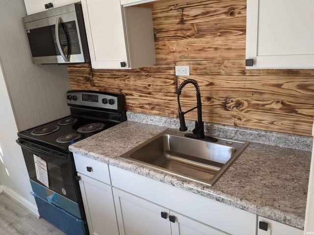 3802 Fairfield Avenue, Fort Wayne, IN 46807