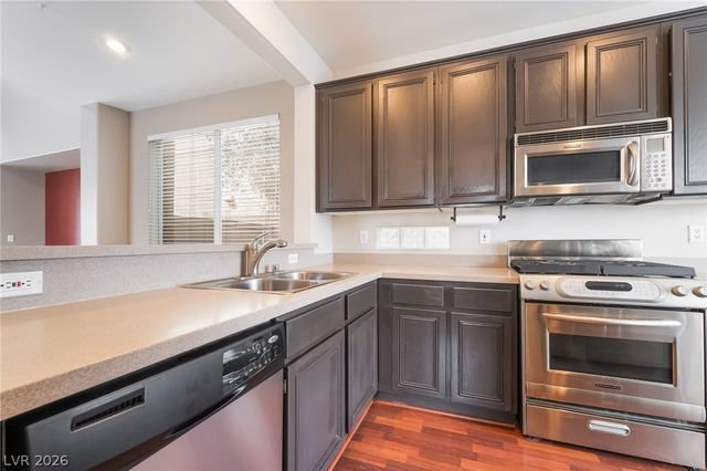 723 Elliot Peak Avenue, Las Vegas, NV 89183