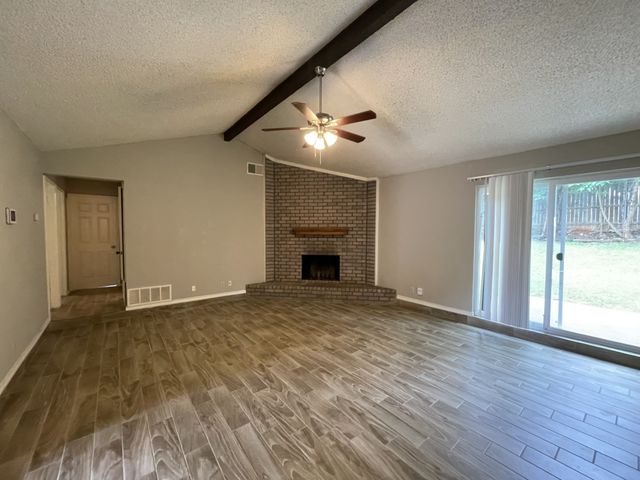 3718 French Wood Drive, Arlington, TX 76016