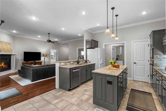 3 S Brent Lane, Bella Vista, AR 72714