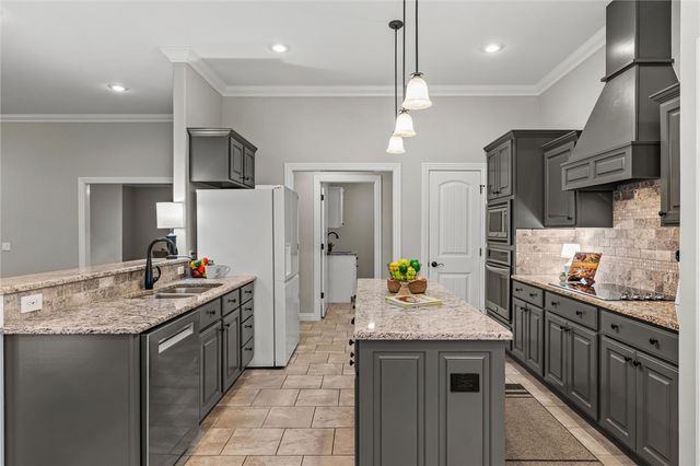 3 S Brent Lane, Bella Vista, AR 72714