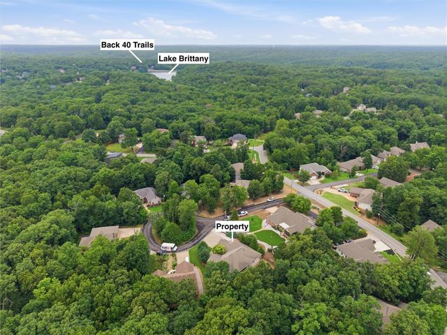 3 S Brent Lane, Bella Vista, AR 72714