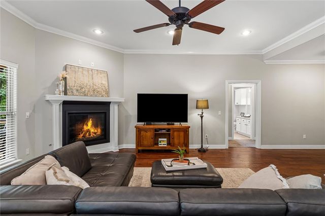 3 S Brent Lane, Bella Vista, AR 72714