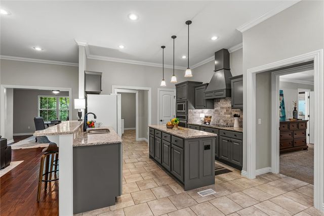 3 S Brent Lane, Bella Vista, AR 72714