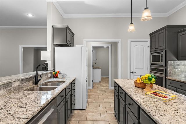 3 S Brent Lane, Bella Vista, AR 72714
