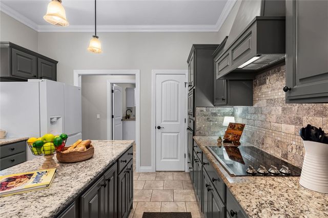 3 S Brent Lane, Bella Vista, AR 72714