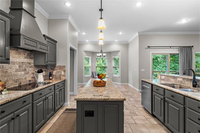 3 S Brent Lane, Bella Vista, AR 72714