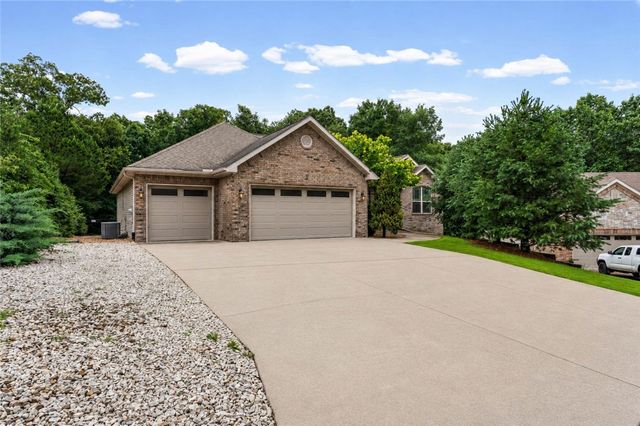 3 S Brent Lane, Bella Vista, AR 72714